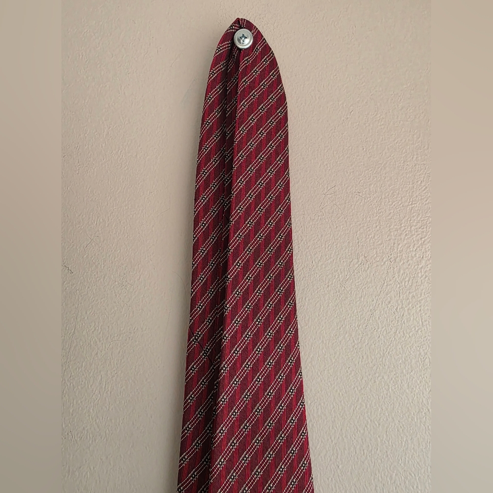 BOSS Hugo Boss Red Geometric Diagonal Stripe Silk Tie | Made in Italy - Picture 6 of 14